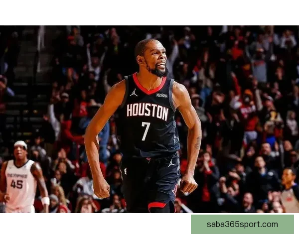 乌度卡称申京进攻更果断有冲击力 能让杜兰特得到更多休息时间 乌度卡称申京进攻更果断有冲击力 能让杜兰特得到更多休息时间